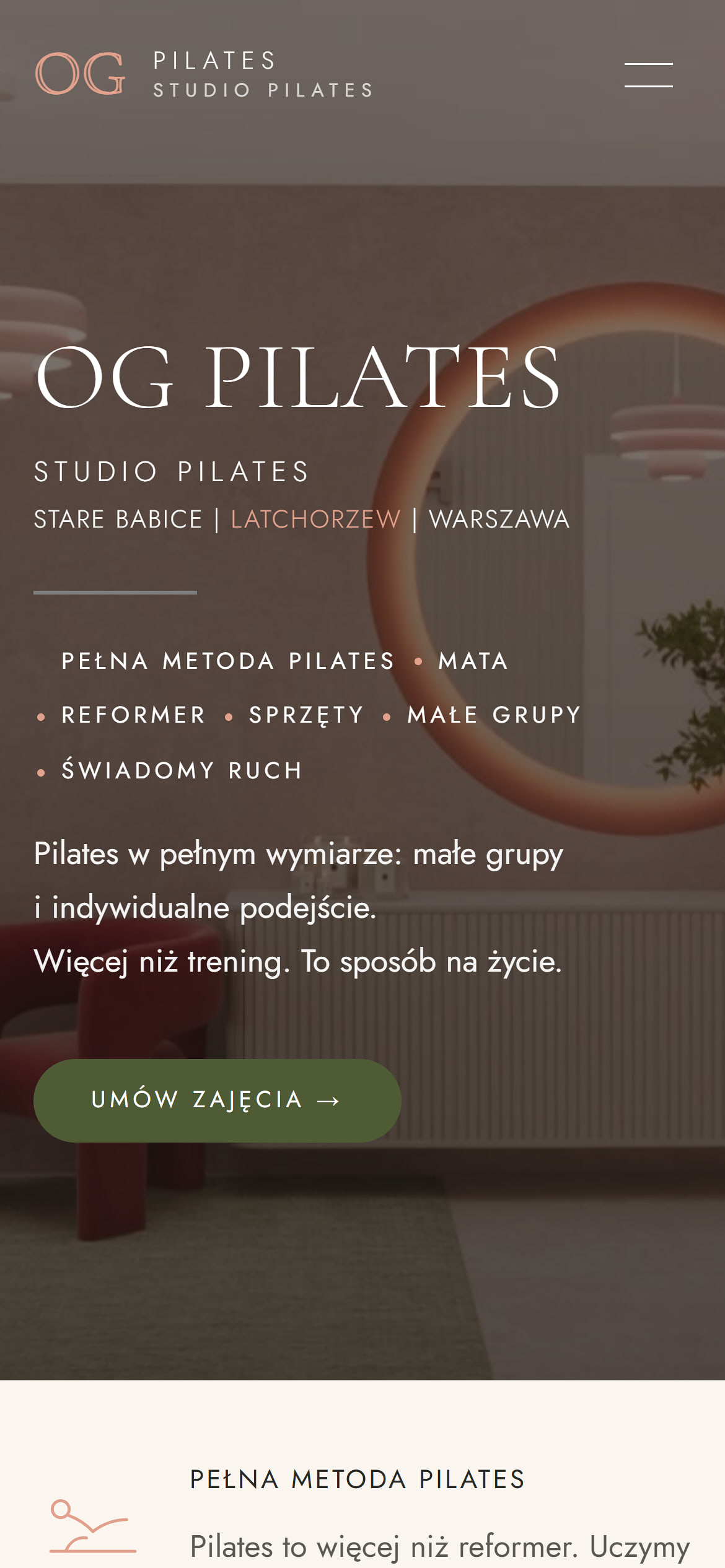 Strona studia pilates na telefonie – nagłówek OG Pilates i przycisk Umów zajęcia
